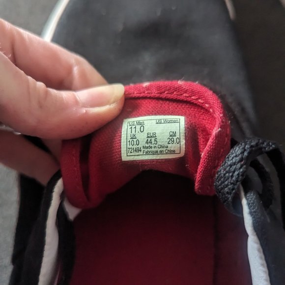 Men's black and red Vans - Picture 2 of 5